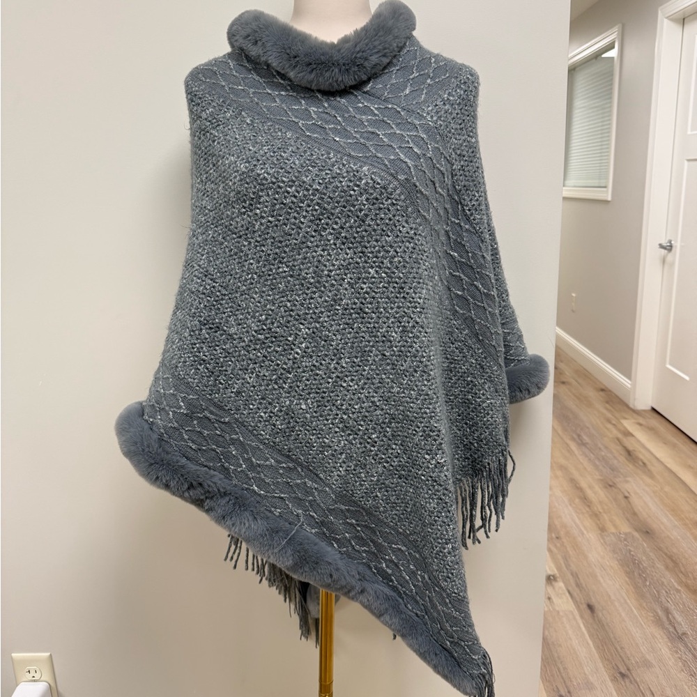 Elegant Gray Poncho with Fur Fringe